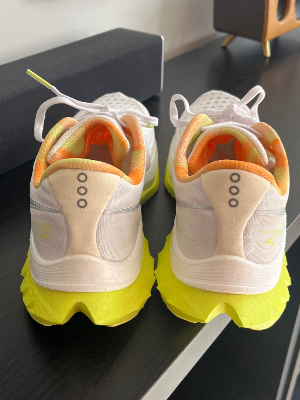 Saucony Women's Endorphin Speed 4 Size 8 - Picture 3 of 7